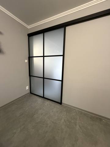Posuvné dveře s matným sklem